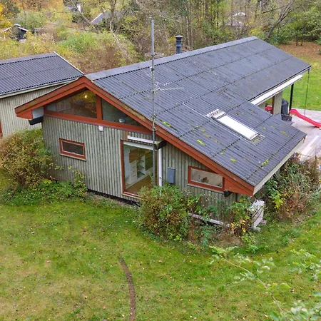 Cozy Sommerhouse Near The Sea